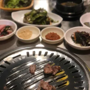 돼지꿈꾸다 사진