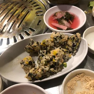 돼지꿈꾸다 사진