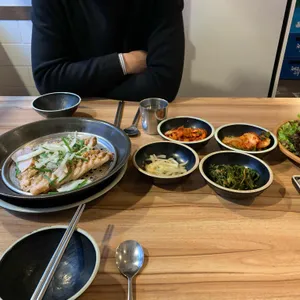 조선식탁 오정족발 사진