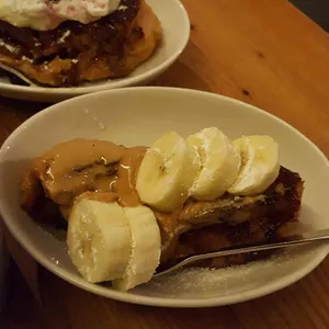 비하인드 리뷰 사진