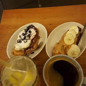 비하인드 리뷰 사진