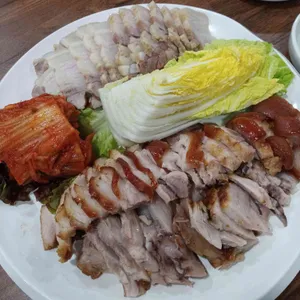 고가네족발 사진