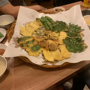 춘자싸롱 사진