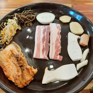 월수금통돼지 사진