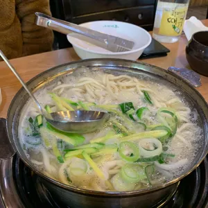 느티나무 바지락 칼국수 사진