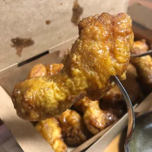교촌치킨 사진