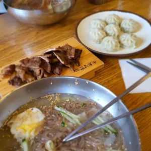 육쌈냉면 사진