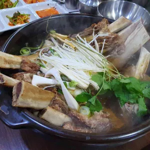 항아리갈비탕 사진