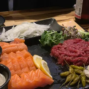 사르르 연어육회 사진