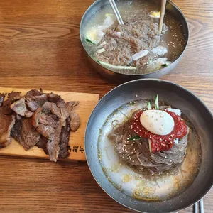 육쌈냉면 사진