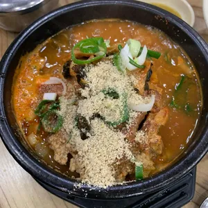 대대로감자탕족발 사진