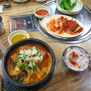 대대로감자탕족발 사진