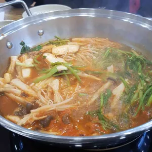 일석삼조버섯매운탕 사진