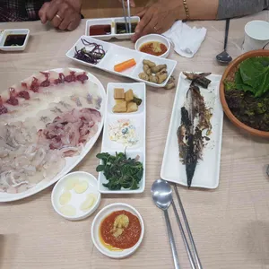 9번선애횟집 사진