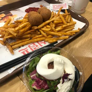맘스터치 사진