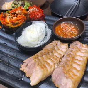 꽃피우는기와보쌈 사진