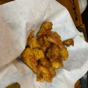 교촌치킨 사진