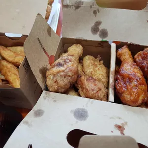 교촌치킨 사진