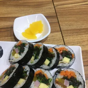 김밥잔치 사진
