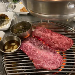 동원 생돼지 연탄구이 사진
