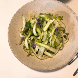 띠엘로 사진