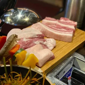 육시리 사진