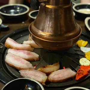 육시리 사진