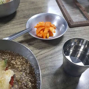 사철냉면 사진