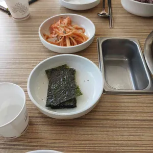 통돼지 김치찌개 사진
