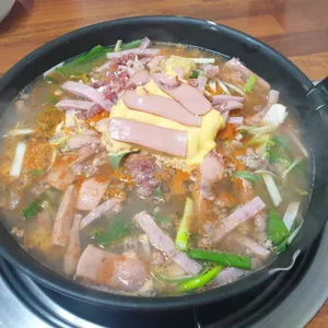 최네집 사진