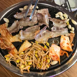 참나무삼겹살 사진