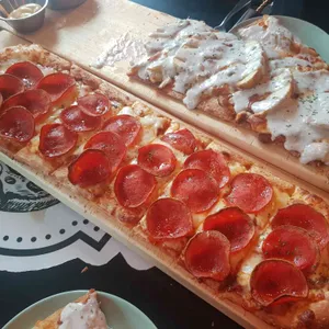 1983 pizza&pub 사진