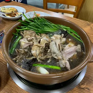산천능이한방백숙 사진
