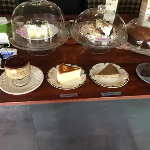 오피셜 커피 사진