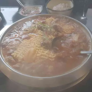 신의주부대찌개 리뷰 사진