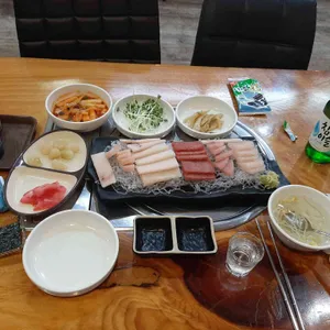 대관령족발과참치 사진