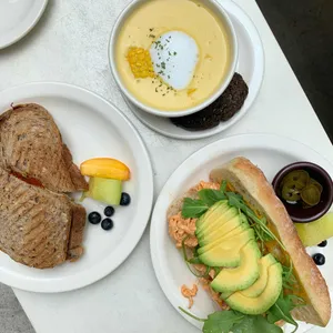 선셋스위밍 샌드위치 리뷰 사진