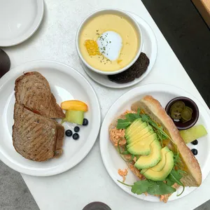 선셋스위밍 샌드위치 리뷰 사진