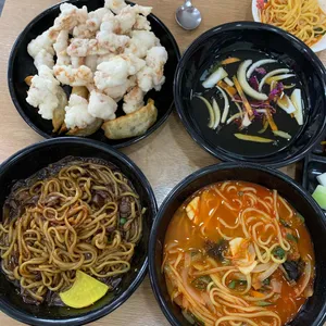 초연 사진