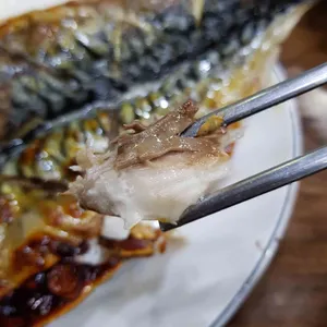 속초항뱃머리 사진