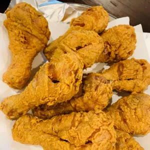 피엘씨치킨 사진