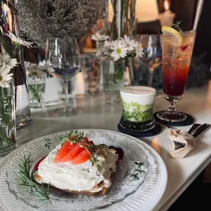 스펙터 리뷰 사진