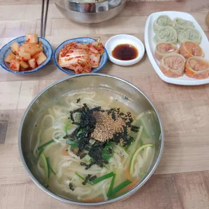 윤정이네 손칼국수 김밥 사진