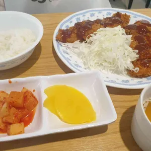 카레와돈까스 사진