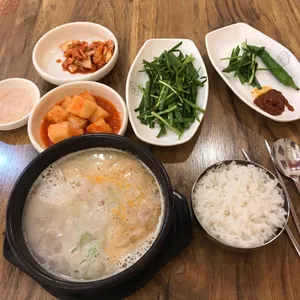 79네수육국밥앤철판 사진