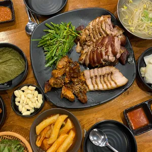 이공족발 사진