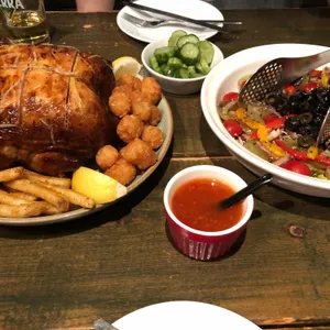 쓰리 로보스 사진