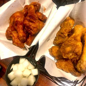 교촌치킨 사진