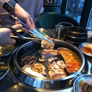 이우 다이닝 사진