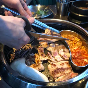 이우 다이닝 사진